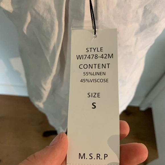 White linen tank top - Picture 5 of 6